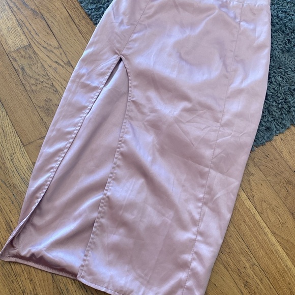 Oh Polly THIGHS THE LIMIT SPLIT SATIN PINK BLUSH Skirt Size 2 - Picture 3 of 12